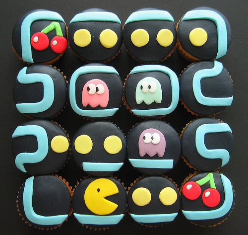 pacman cupcakes1 pacman cupcakes1